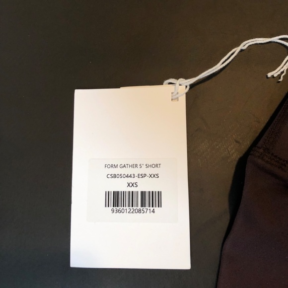 CROP SHOP BOUTIQUE FORM GATHER WAIST SHORTS 5" - Picture 3 of 4